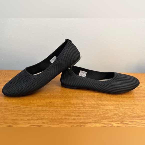 Danskin Women's Ribbed Black Loafers - Picture 7 of 9